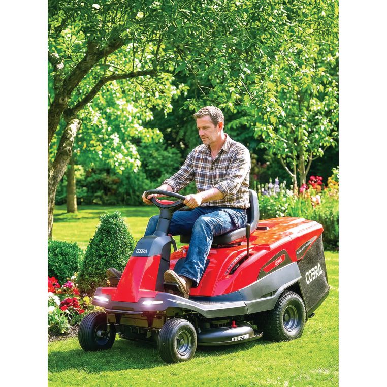 Cobra LT74HRL Lawn Rider with Hydrostatic Drive System 74cm / 352cc