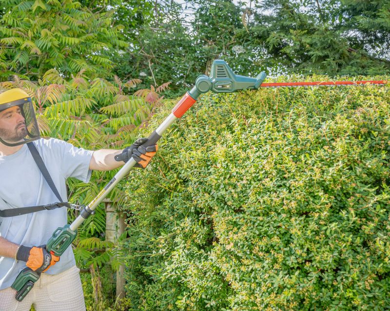 Webb Cordless Long Reach Hedge Trimmer & Pruner 20v / 50cm (Tool Only) Webb Cordless Long Reach Hedge Trimmer & Pruner 20v / 50cm (Tool Only)