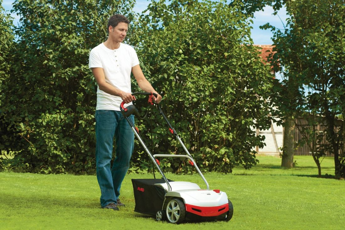 AL-KO 38E Electric Lawn Scarifier 1300w - Combi-Care Comfort AL-KO 38E Electric Lawn Scarifier 1300w - Combi-Care Comfort