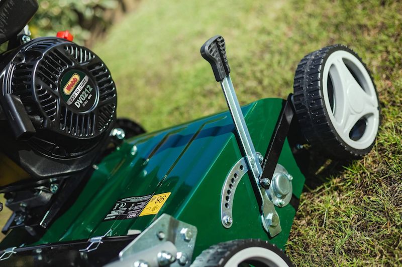 Webb Petrol Lawn Scarifier Lawn Raker PS400P  40cm + Free Lawn Seed Offer